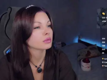 LiluDallass  live sex cam