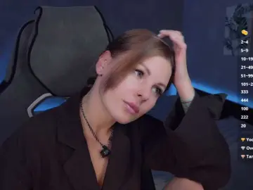 LiluDallass  live sex cam