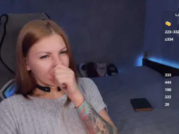 LiluDallass  live sex cam