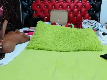 Sweetslaveank  live sex cam
