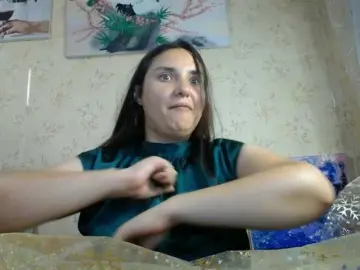 Bombshellnika  live sex cam
