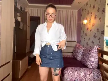 ElsyBraman  live sex cam