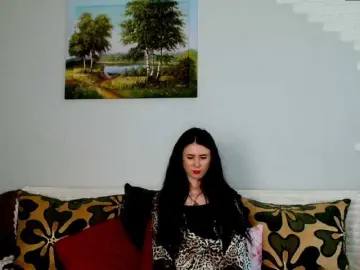 MilfLunna  live sex cam