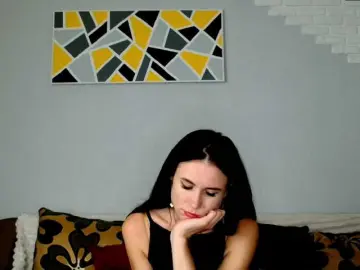 MilfLunna  live sex cam