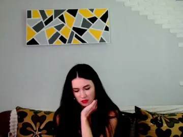 MilfLunna  live sex cam