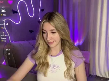 Creamberryy  live sex cam