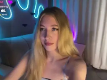 Creamberryy  live sex cam