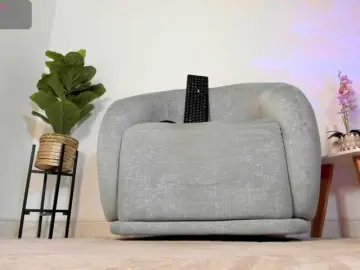 Carolynee1  live sex cam