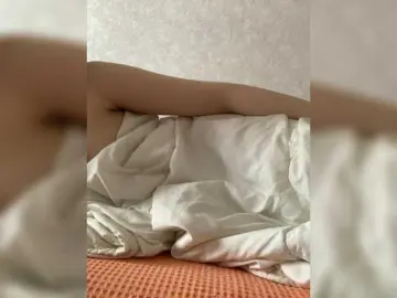 Kisssssesmee  live sex cam