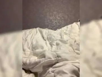 Kisssssesmee  live sex cam