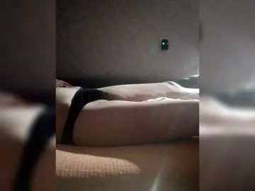 Kisssssesmee  live sex cam