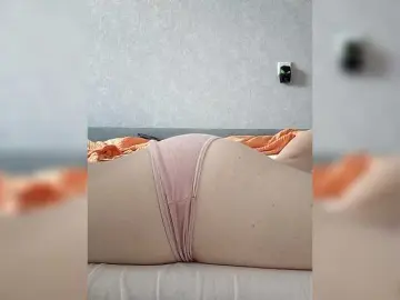 Kisssssesmee  live sex cam