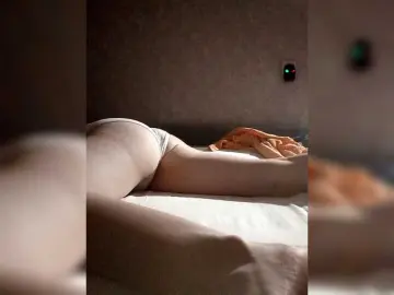 Kisssssesmee  live sex cam