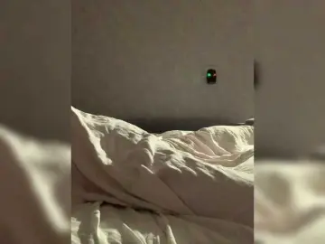 Kisssssesmee  live sex cam
