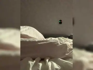 Kisssssesmee  live sex cam