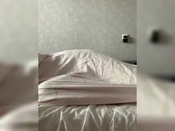 Kisssssesmee  live sex cam