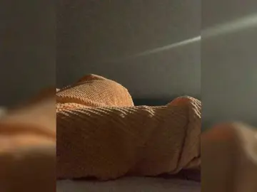 Kisssssesmee  live sex cam