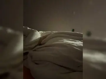 Kisssssesmee  live sex cam