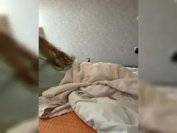 Kisssssesmee  live sex cam