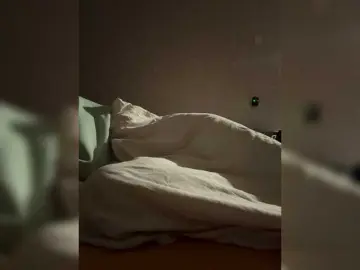 Kisssssesmee  live sex cam