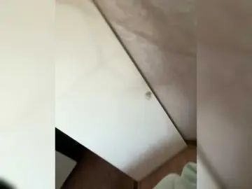 Kisssssesmee  live sex cam