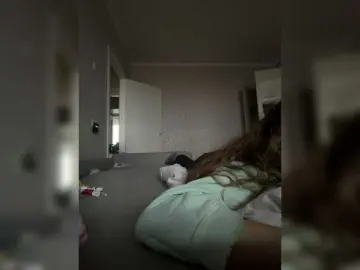 Kisssssesmee  live sex cam