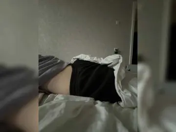 Kisssssesmee  live sex cam