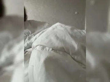 Kisssssesmee  live sex cam