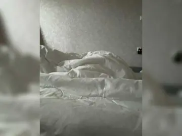 Kisssssesmee  live sex cam