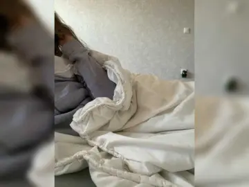 Kisssssesmee  live sex cam
