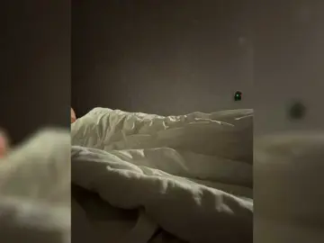 Kisssssesmee  live sex cam
