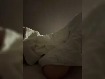Kisssssesmee  live sex cam