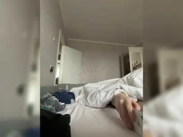 Kisssssesmee  live sex cam