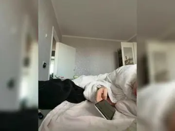 Kisssssesmee  live sex cam