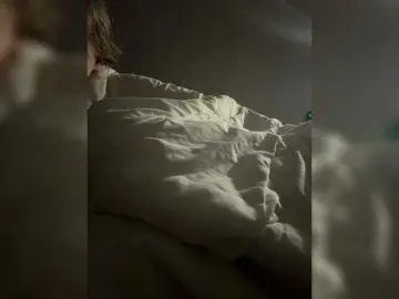 Kisssssesmee  live sex cam