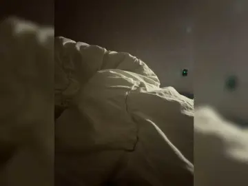 Kisssssesmee  live sex cam