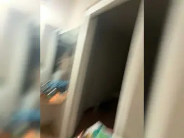 Kisssssesmee  live sex cam