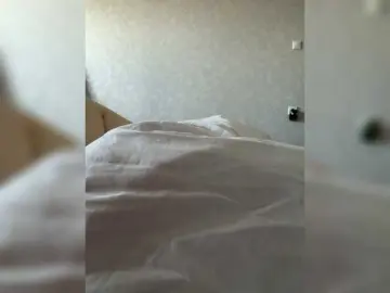 Kisssssesmee  live sex cam