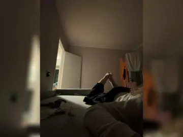 Kisssssesmee  live sex cam
