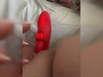 Sexysecret22  live sex cam