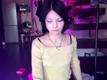 SuzanTisdell  live sex cam