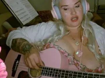 BellaBelly  live sex cam