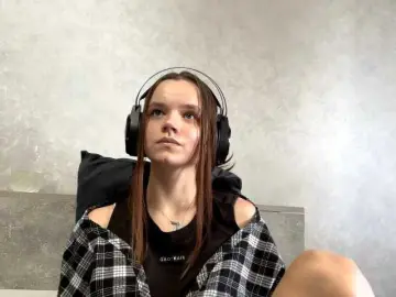 QueenieStuber  live sex cam