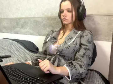 QueenieStuber  live sex cam