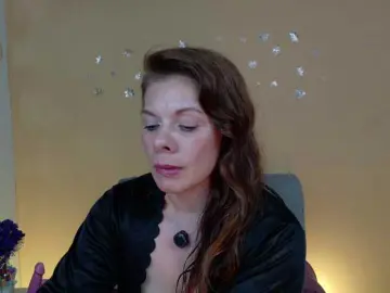Quinn-Darly  live sex cam