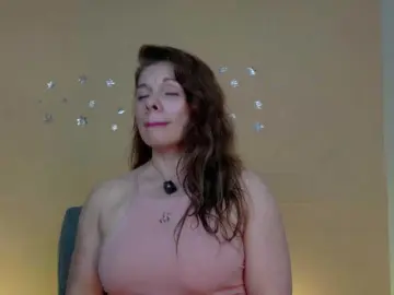 Quinn-Darly  live sex cam