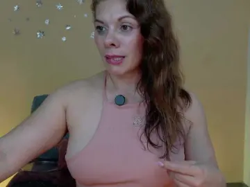 Quinn-Darly  live sex cam