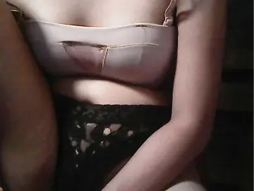 Flowerhairypinay  live sex cam