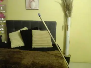 DaisyMoon8  live sex cam