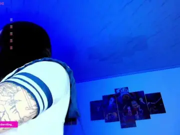 Nicorobin  live sex cam